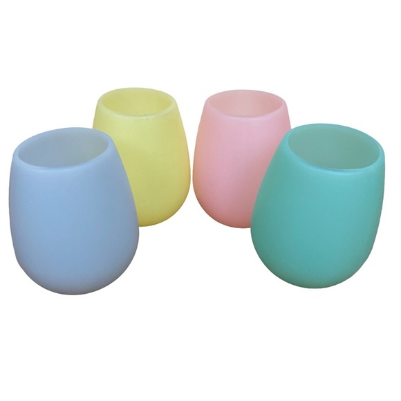 Set of 4 Shark Skinzz Silicone Wine Glasses Pool Beach Unbreakable - Picture 1 of 3